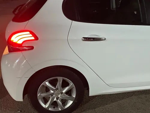 Peugeot 208 2016 Allure Facelift