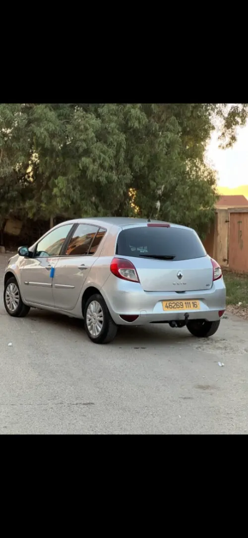 Renault Clio 3 2011 Night and Day