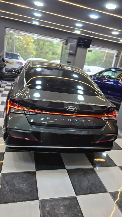 Hyundai Elantra 2025 premium