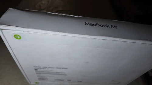 Macbook air m4 chip 16 gb/256gb 2025