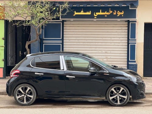 Peugeot 208 2015 Allure Facelift