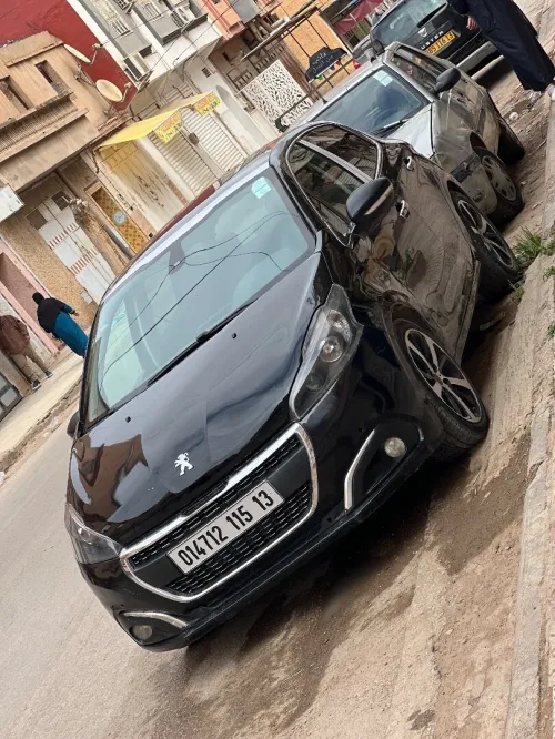 Peugeot 208 2015 Allure Facelift
