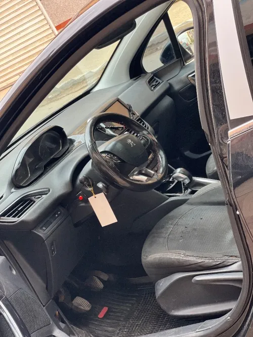 Peugeot 208 2015 Allure Facelift