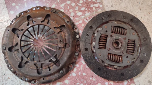 Disque plato buté volant moteur boite à vitesse 1.6 HDi 