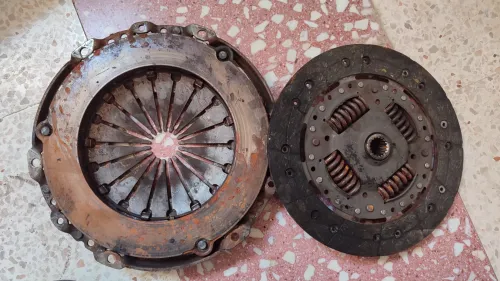 Disque plato buté volant moteur boite à vitesse 1.6 HDi 