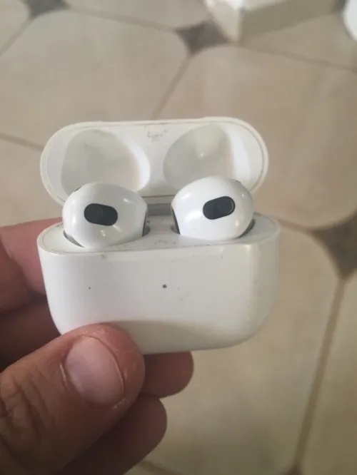 AirPods 3