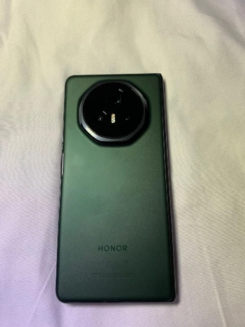 Honor Magic V3