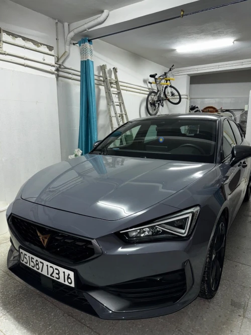 Cupra  Leon 2023 