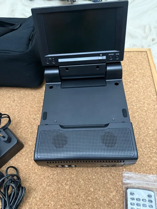 DVD repose tête pour voiture 