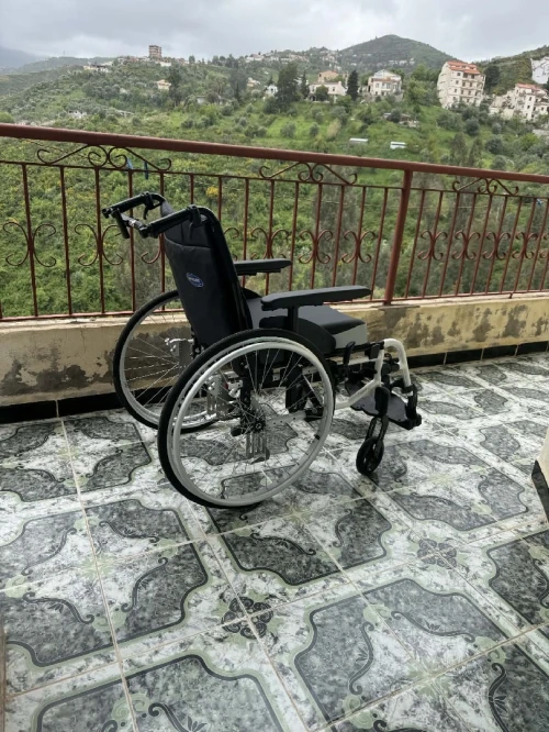Monte-escalier électrique pour fauteuil roulant