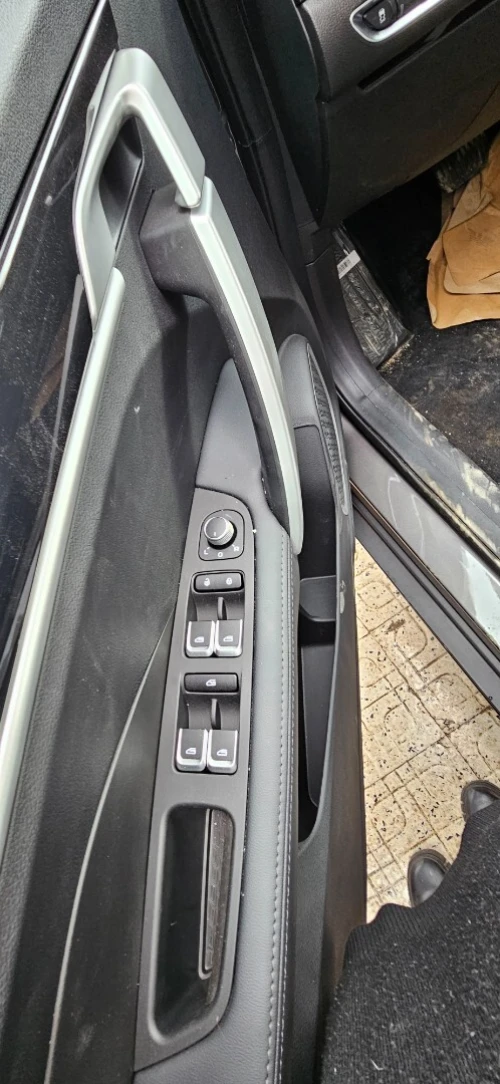 Geely Coolray 2025 