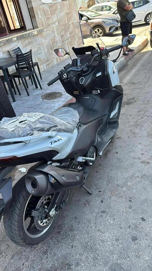Yamaha Tmax 2025
