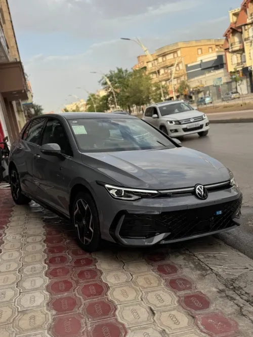 Volkswagen Golf 8 2025 Pro R-line