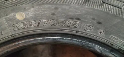 Vend 2 pneus Bridgestone  bon état mdaf 