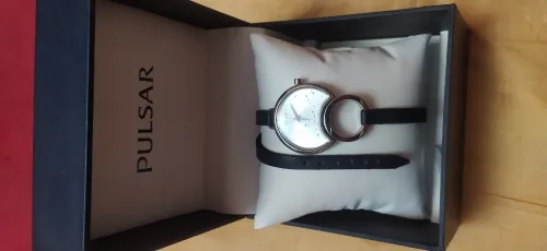 Vend montre pour femme marque pulsar Seiko 