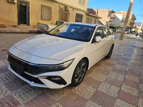 Hyundai Elantra 2025 