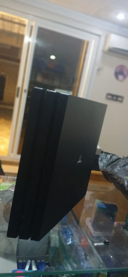 PS4 Pro 1TB أصلي 23 لعبة  حالة جيدة manet original