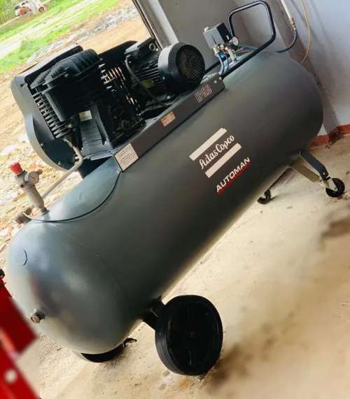 Un compresseur ATLAS COPCO HP 5.5