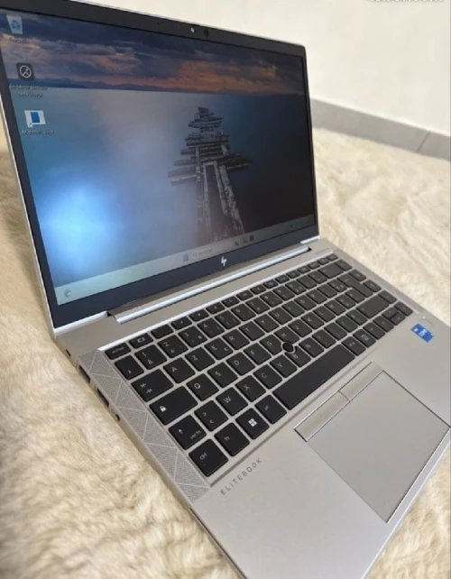 Ordinateur portable Hp EliteBook 840 G8 / core i5-1135G7 / 256 go SSD / 8 go ram