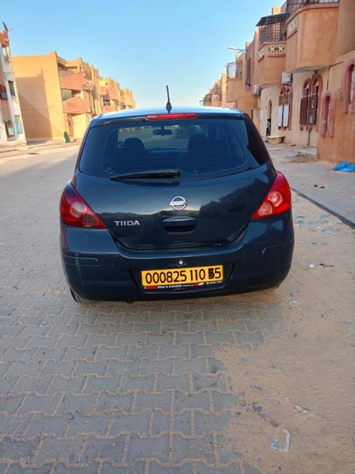 Nissan Tiida 5 portes 2010 Tiida 5 portes