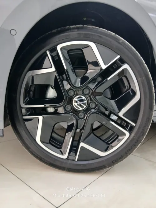 Volkswagen 8.5 2025 R line