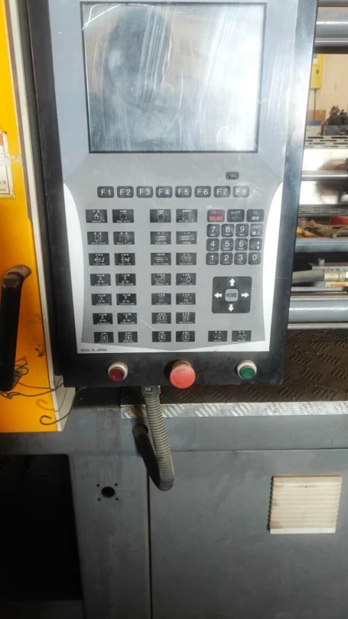Machine de injection plastique 