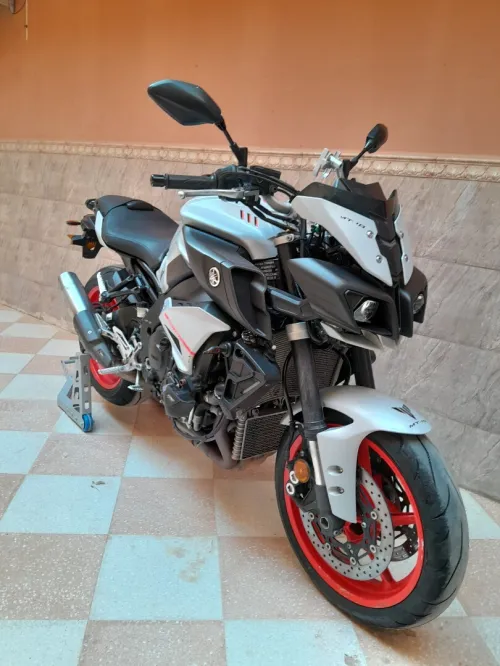 YAMAHA MT-10 2017
