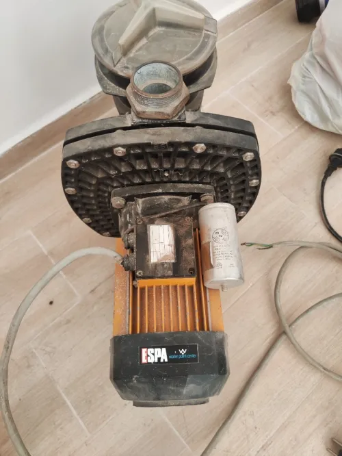 Échelle de piscine + moteur + robot de piscine 