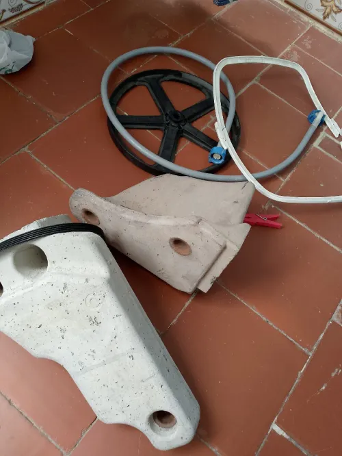 Carte mère et Moteur Machine à Laver Electrolux & Quelques Pièces