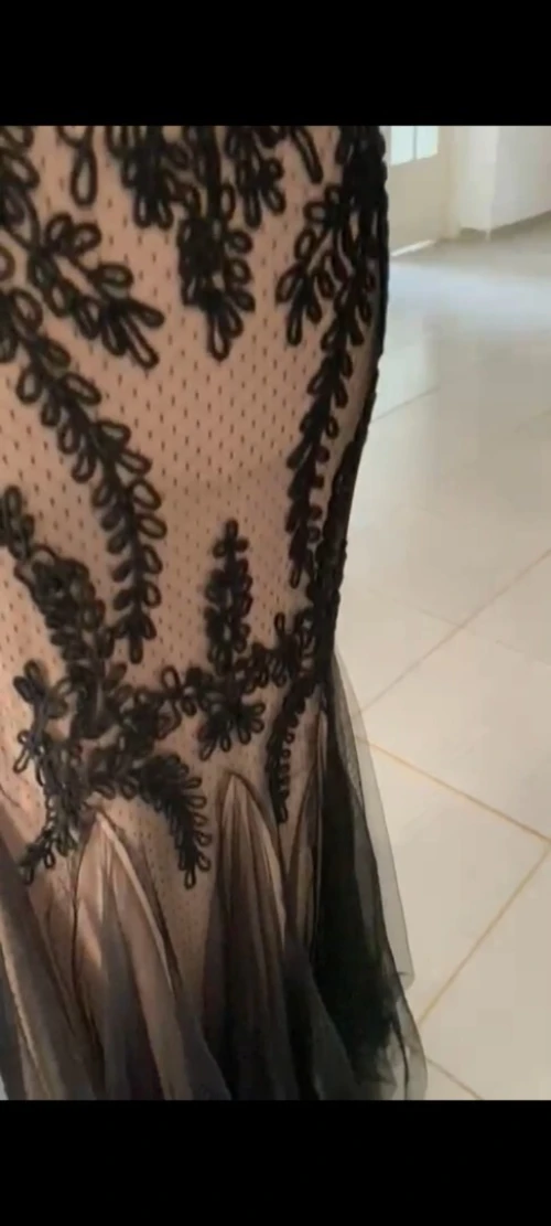 Robes soirées et vêtements de marque 