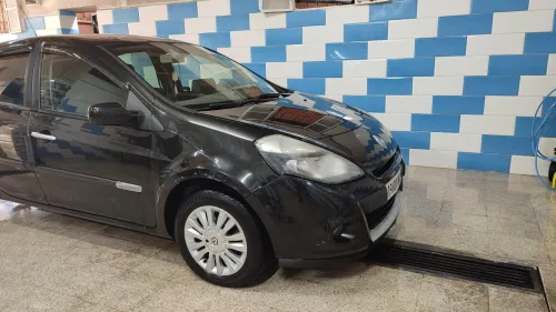 Renault Clio 3 2010 night and day initial