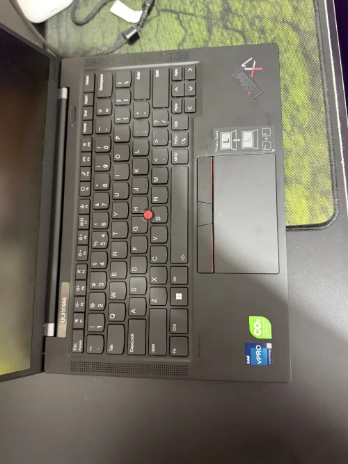 Thinkpad x1 carbon i7 1365u 32gb