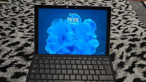 Pc portable laptop + tablette Microsoft surface 7 pro