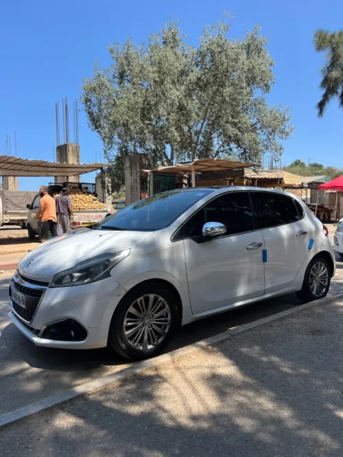 Peugeot 208 2016 Allure Facelift