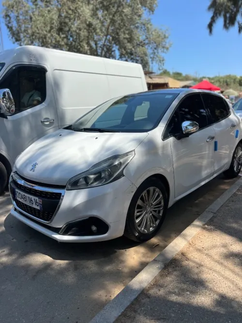 Peugeot 208 2016 Allure Facelift