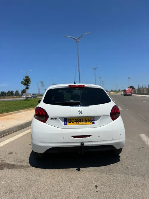 Peugeot 208 2016 Allure Facelift