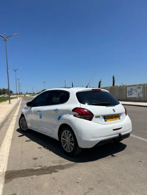 Peugeot 208 2016 Allure Facelift