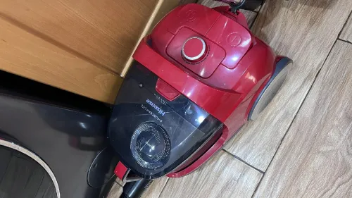 Aspirateur hisence 2300w