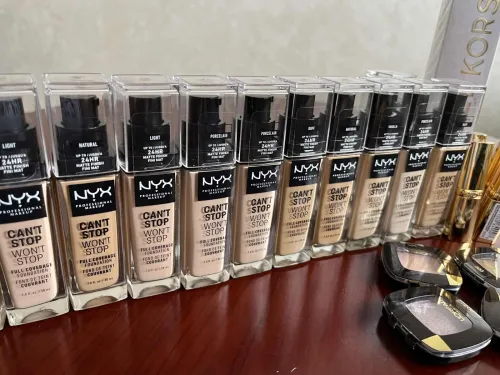 Lot de maquillage et parfums 