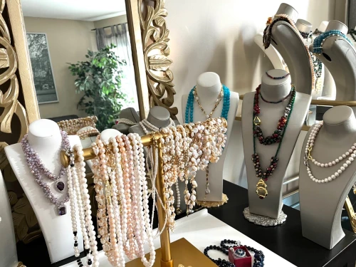 Bijoux de luxe en perles Johar et pierres naturelles