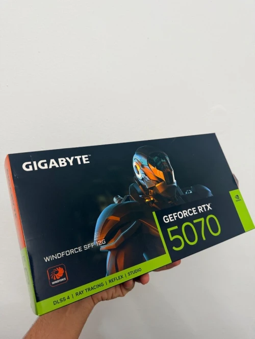 Carte Graphique RTX 5070 WINDFORCE SFF 12G