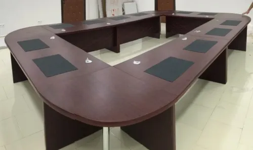 DES TABLE DE REUNIONE 