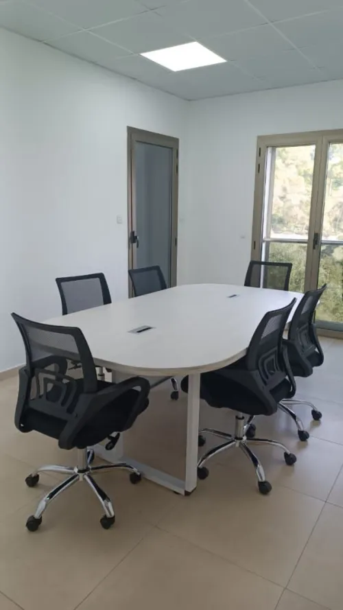 DES TABLE DE REUNIONE 