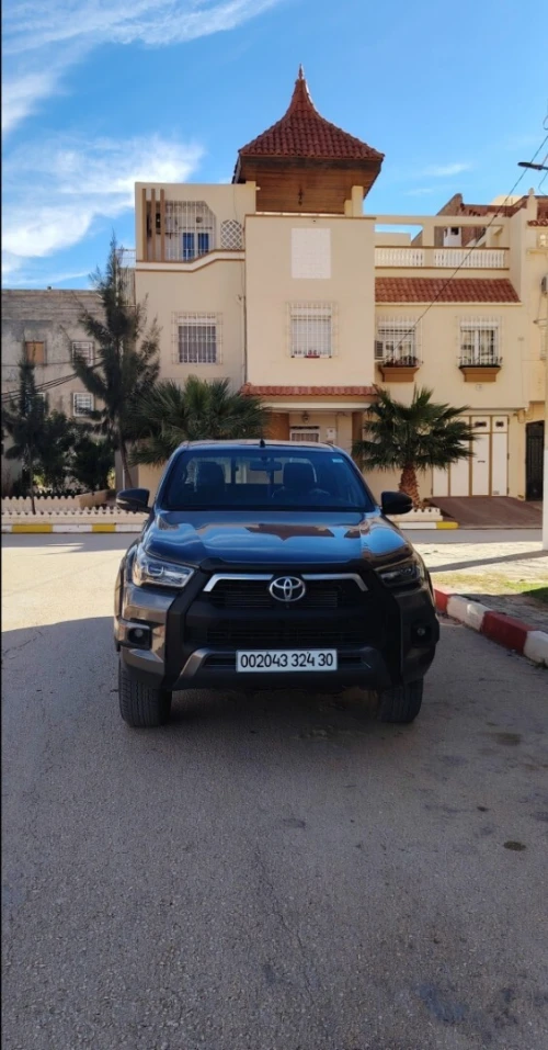 Toyota Adventure 2024 