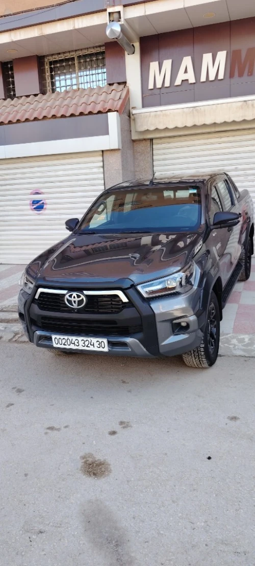Toyota Adventure 2024 