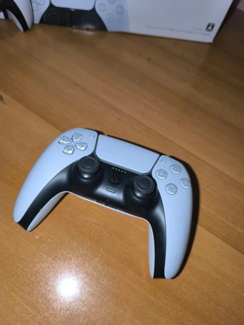 ps5+2manette originale + les kable originale