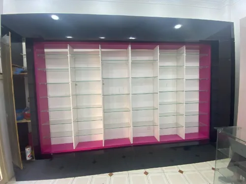 Étagères, comptoir, armoire, تجهيزات محل