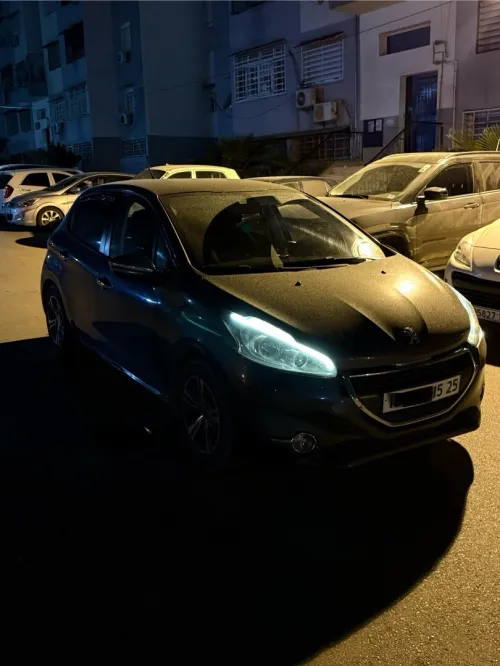 Peugeot 208 2015 Allure
