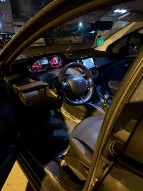 Peugeot 208 2015 Allure
