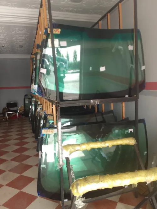 بيع وتركيب جميع أنواع الزجاج pare brise+ LUNETE+ TOIT